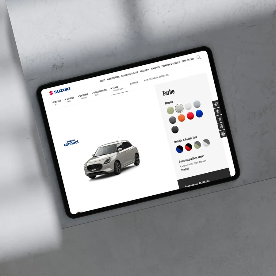 Fahrzeugseite mit Farbauswahl auf einem Tablet